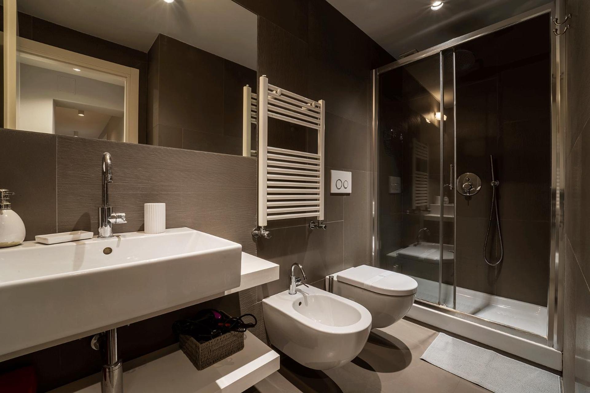 Fotofever Apt, Two Bedrooms With Air Conditioned In Elegant Shopping Area, Close To Vatican City * Rom