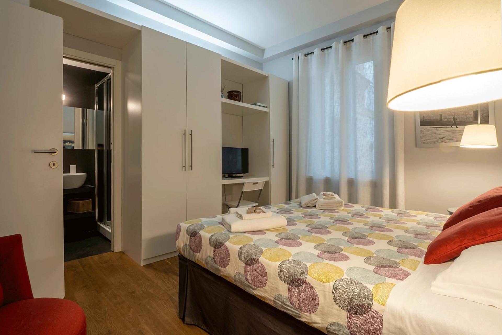 Fotofever Apt, Two Bedrooms With Air Conditioned In Elegant Shopping Area, Close To Vatican City Roma