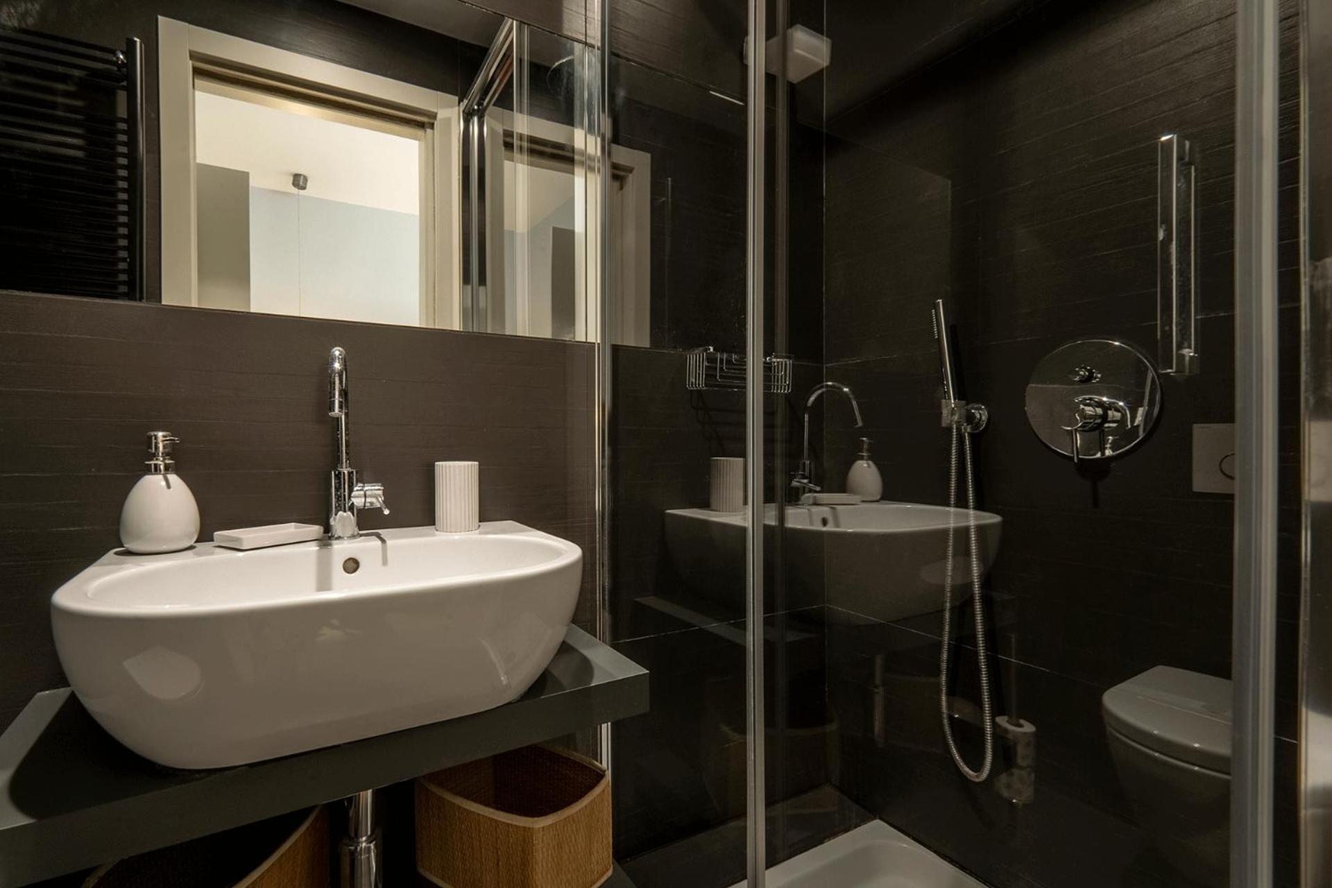 Apartment Fotofever Apt, Two Bedrooms With Air Conditioned In Elegant Shopping Area, Close To Vatican City Rom