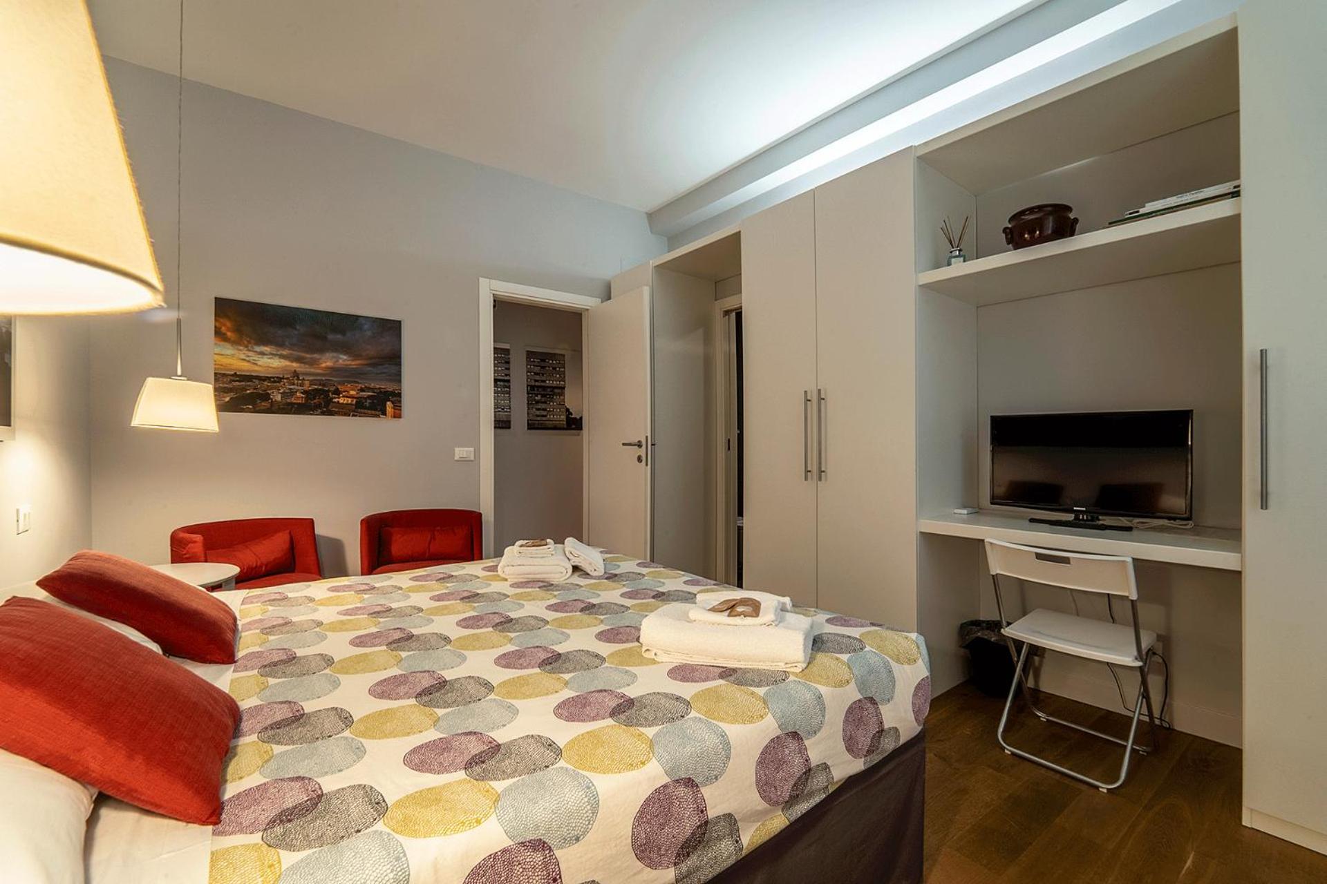 Fotofever Apt, Two Bedrooms With Air Conditioned In Elegant Shopping Area, Close To Vatican City * Rom