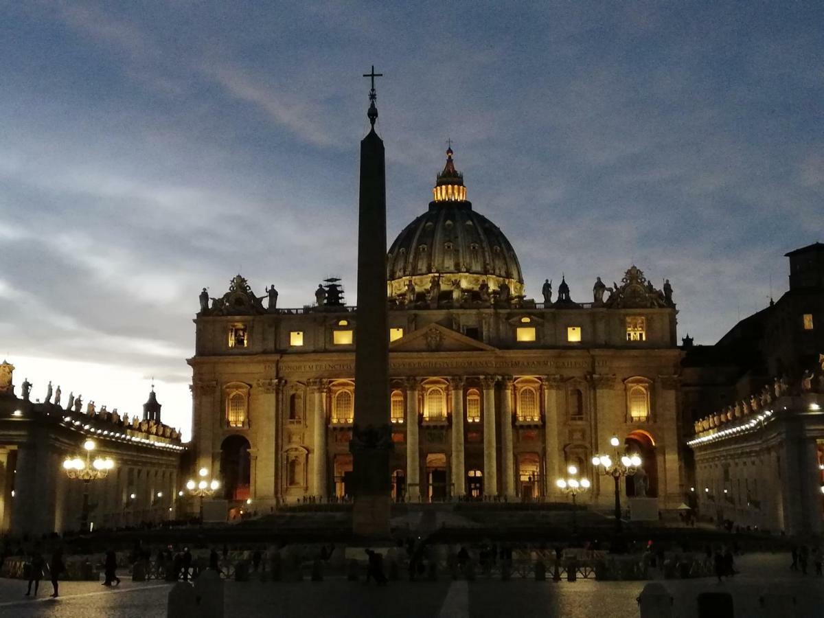 Fotofever Apt, Two Bedrooms With Air Conditioned In Elegant Shopping Area, Close To Vatican City Rom